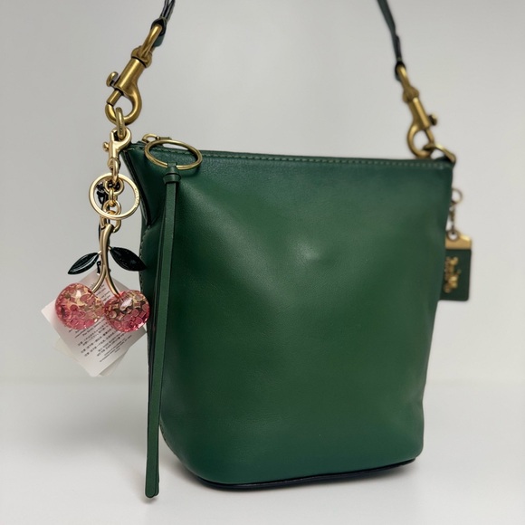 COACH 1941 Dakota Archival Duffle Bag 20 In Govetanned Leather W Cherry Charm - Picture 9 of 12